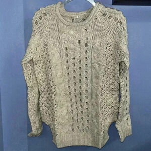 Ready for winter with this beautiful sweater size small, lavand, cream.